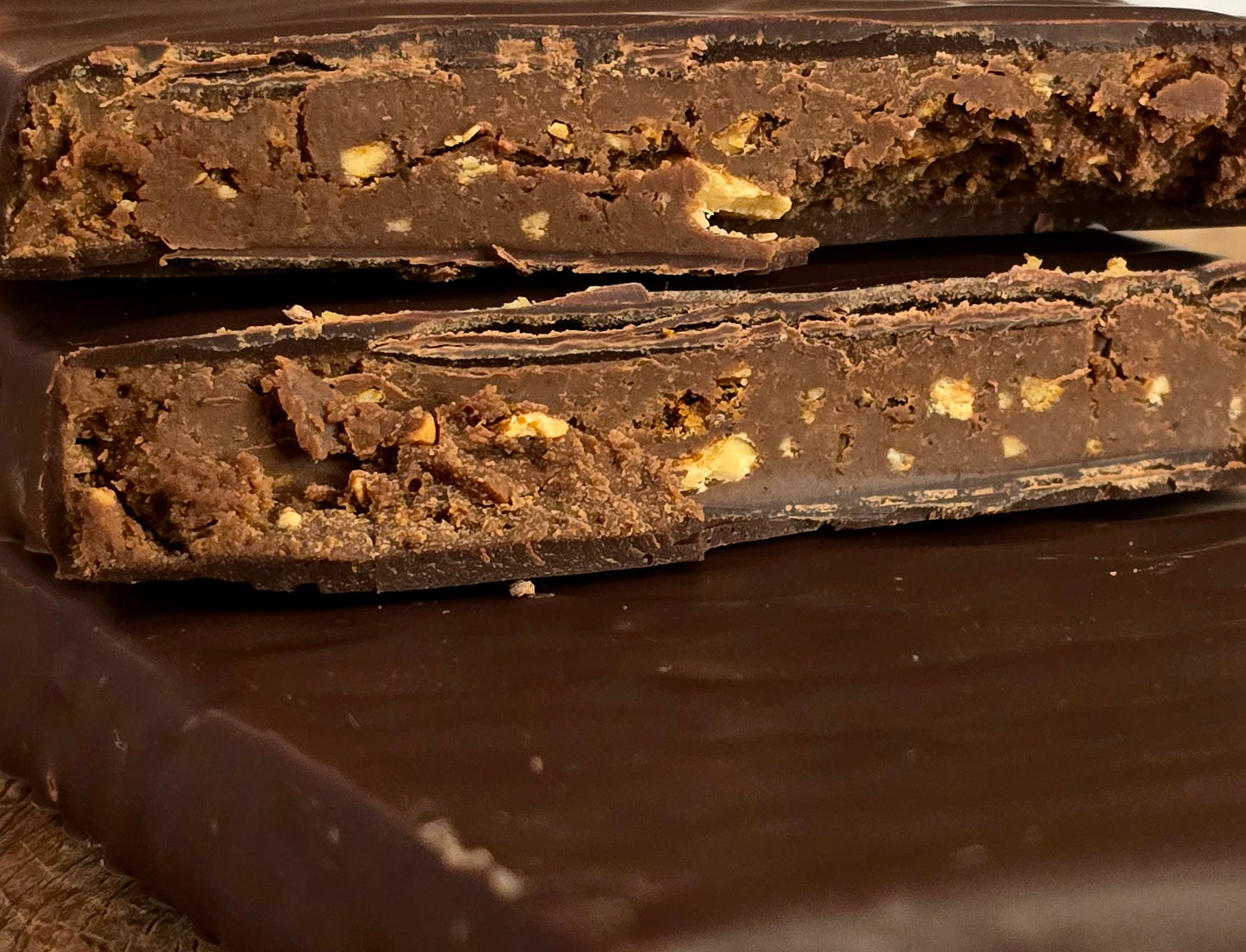 PLAQUE GOURMANDE - NOISETTE ENROBÉ NOIR 77%